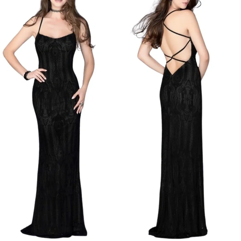 NWT La Femme 24740 Embellished Stretch Lace Strappy Gown in Black Sz. 6 - Picture 1 of 4